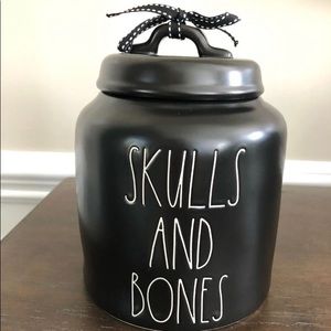Rae dunn skull and bones canister